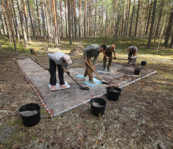 раскопки комплекса В, начало